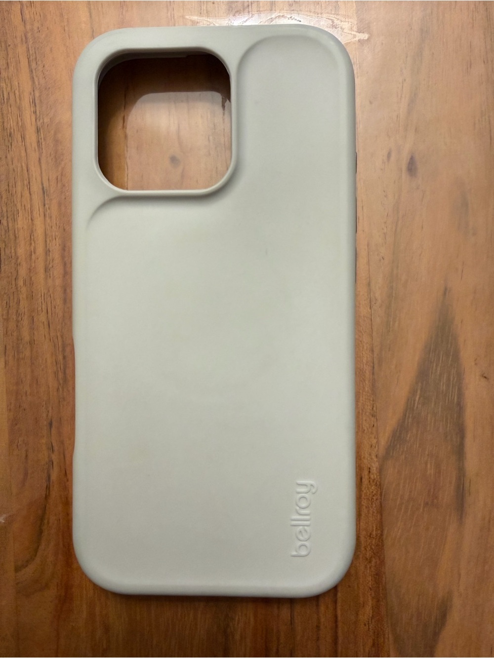 bellroy Soft Silicone Phone Case for iPhone 16 Pro - Sage Green